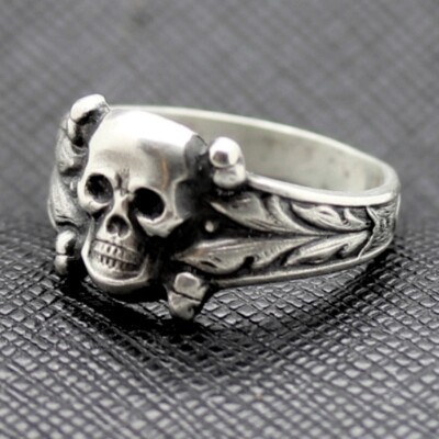 Death head siver ring
