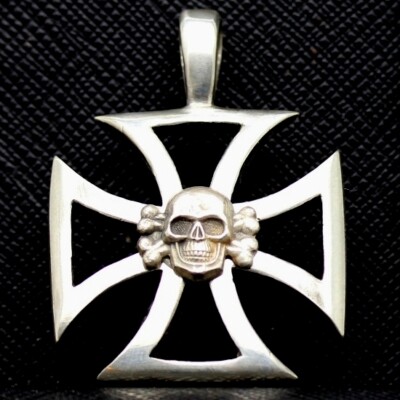 German totenkopf iron cross pendant